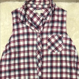 🚨 Forever 21 - Button-up Sleeveless Flannel